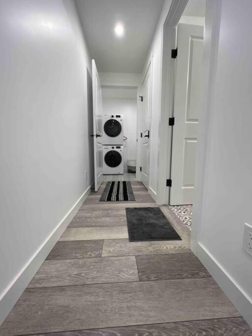 Newly Built 2 Bedroom Suite With Free Parking - Close To Banff National Park, YYC Exteriör bild