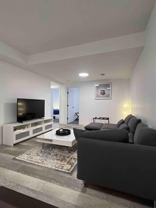 Newly Built 2 Bedroom Suite With Free Parking - Close To Banff National Park, YYC Exteriör bild