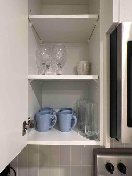 Newly Built 2 Bedroom Suite With Free Parking - Close To Banff National Park, YYC Exteriör bild